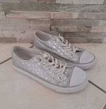 Baskets basses grises pailletes à lacets pointure 34 fille Lovely Skull en TBE