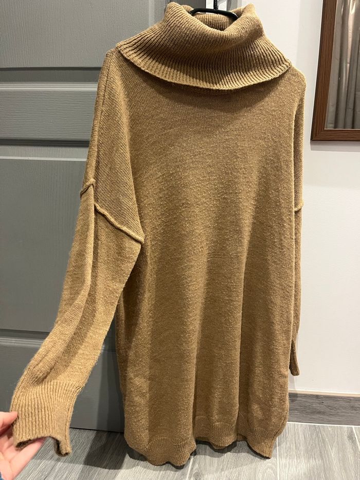 Pull col roulé long camel