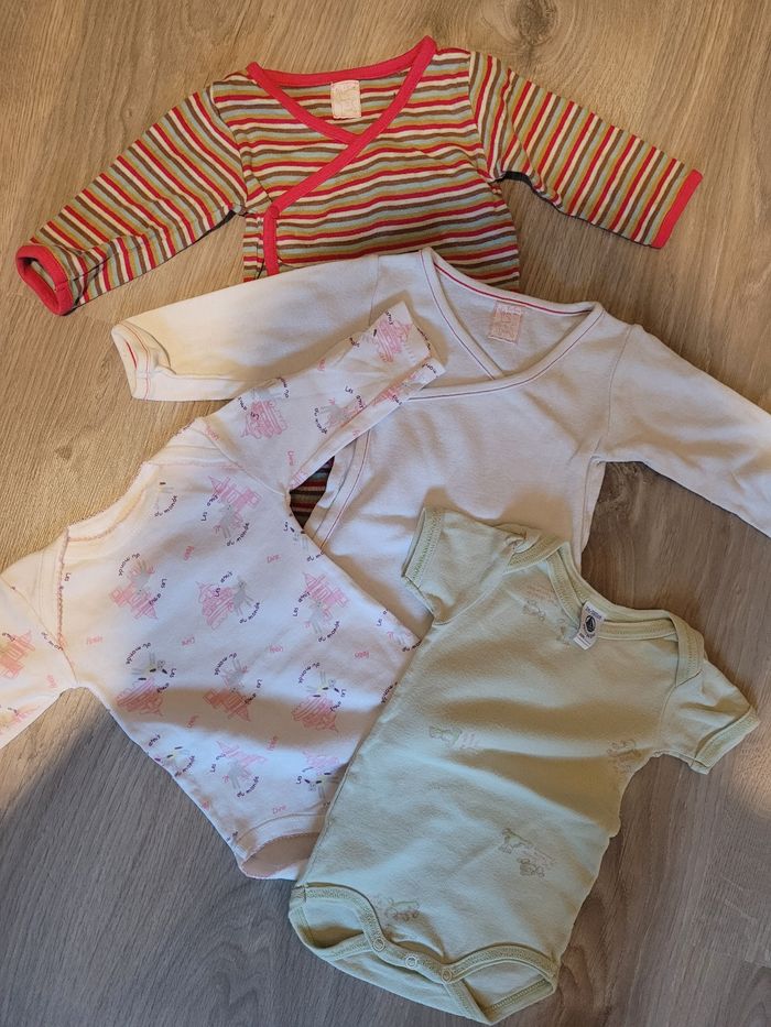 Lot 4 bodies 3 mois 60 cm - photo numéro 3