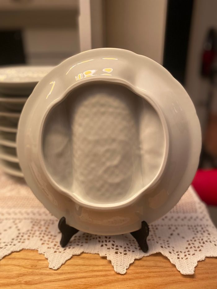 Lot 2, composé de 6 assiettes à fondue - céramique blanche, état excellent - photo numéro 2