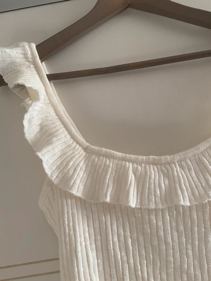 Top en maille blanc crème mango à volants - photo numéro 3