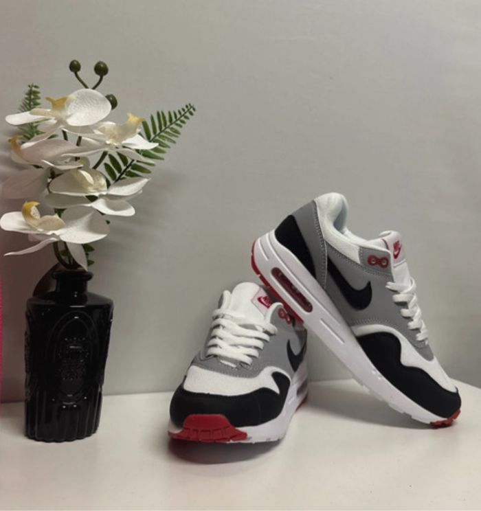 Nike BW