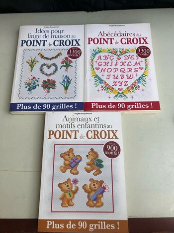 Lot livres point de croix