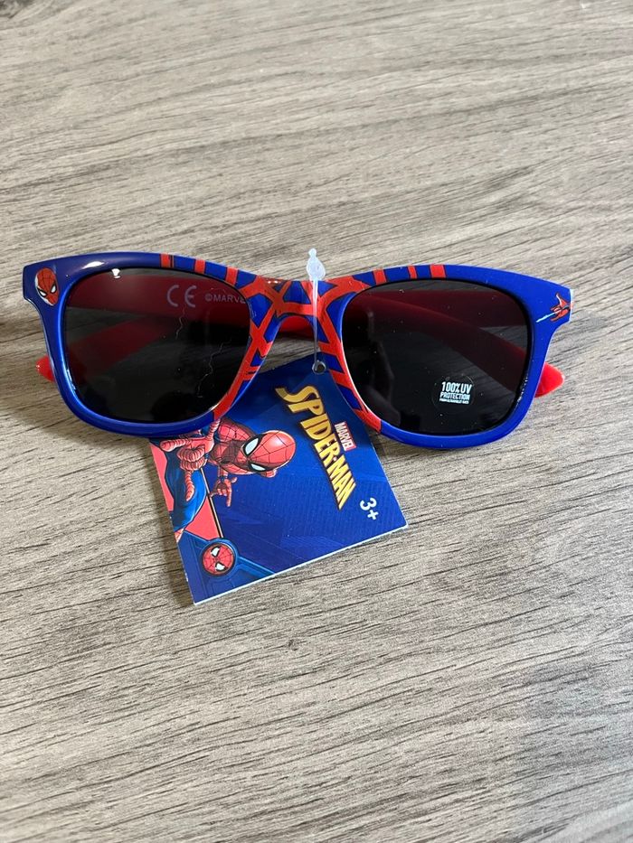 Lunette de soleil spider man - photo numéro 2
