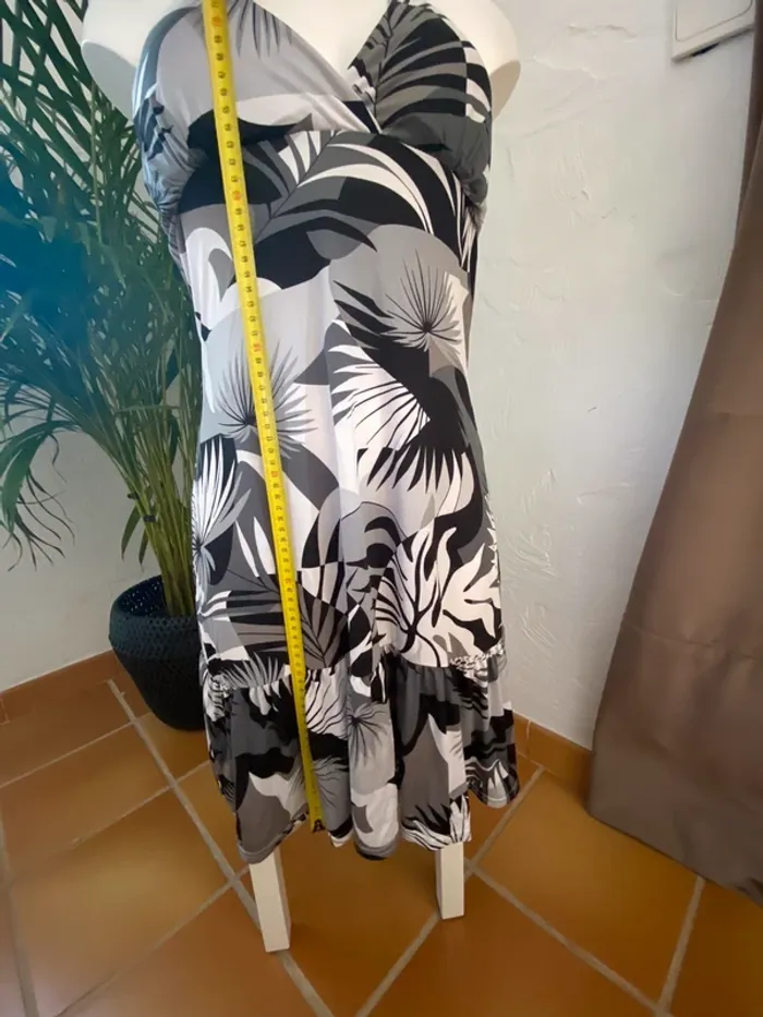Robe dos nu - photo numéro 5