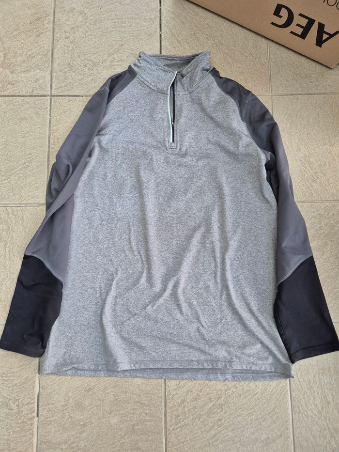 Sweat de sport - photo numéro 3