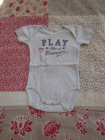Body manches courtes gris 6 mois