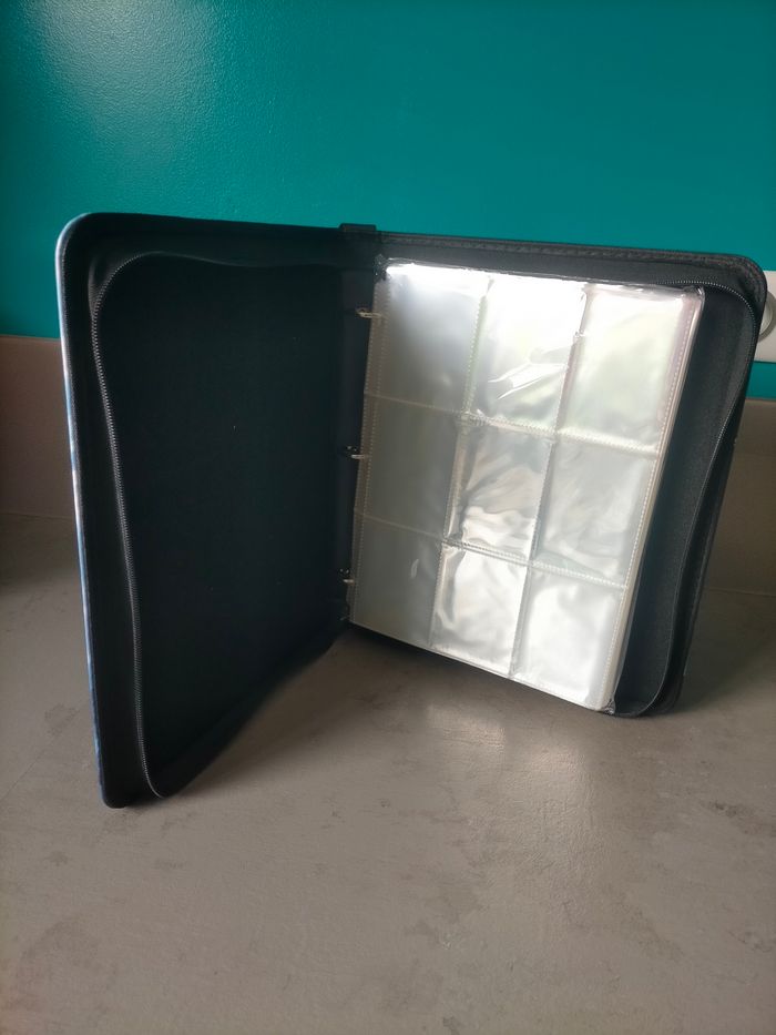 Classeur pour 900 cartes Pokémon - photo numéro 3