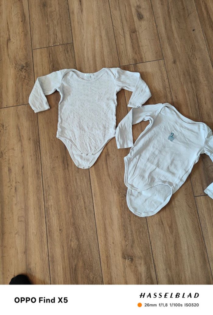 Lot de 2 bodys à manches longues