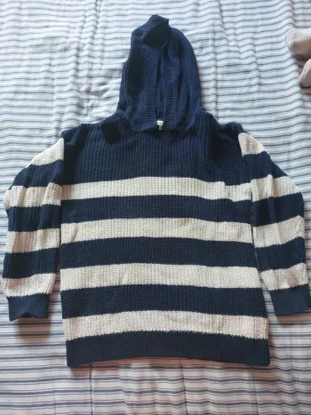 Pull en maille légère à capuche 100% coton