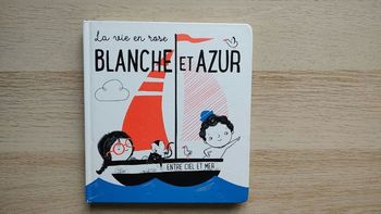 Livre "Blanche et Azur" entre ciel et mer