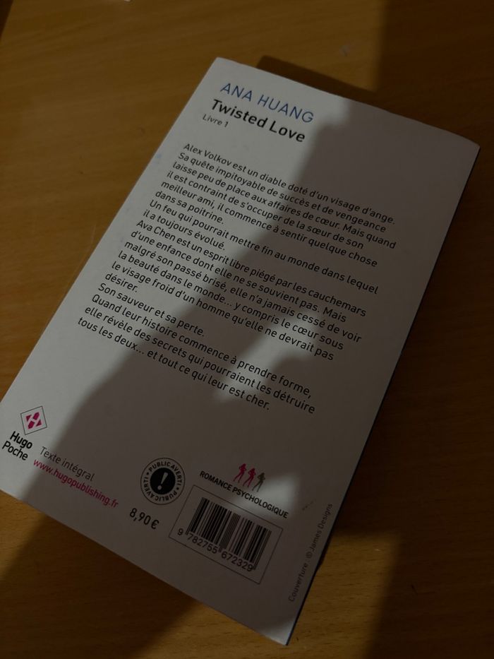 Livre twisted love - photo numéro 5