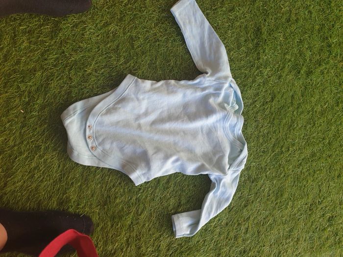 Lot body 6mois - photo numéro 7