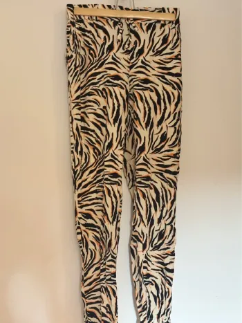 Pantalon avec motifs vero moda taille S jamais portée