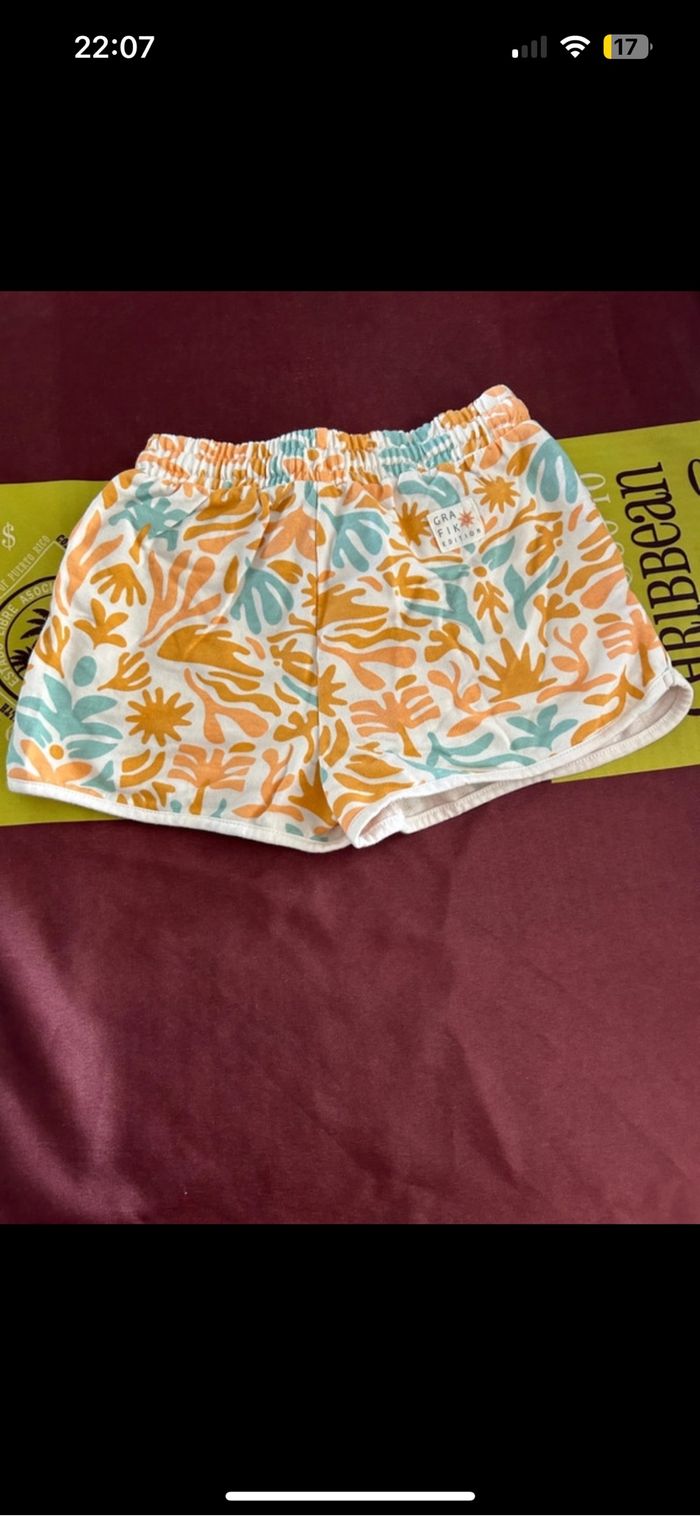 Short été léger jaune 8 ans - photo numéro 3