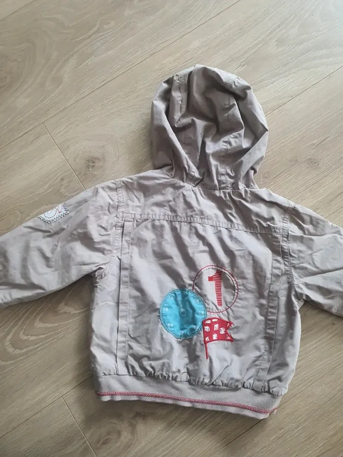 Veste capuche réversible champion formule1 + t-shirt. 18mois - photo numéro 3