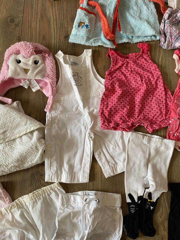 Lot 22 vêtements fille T1 mois - photo numéro 3