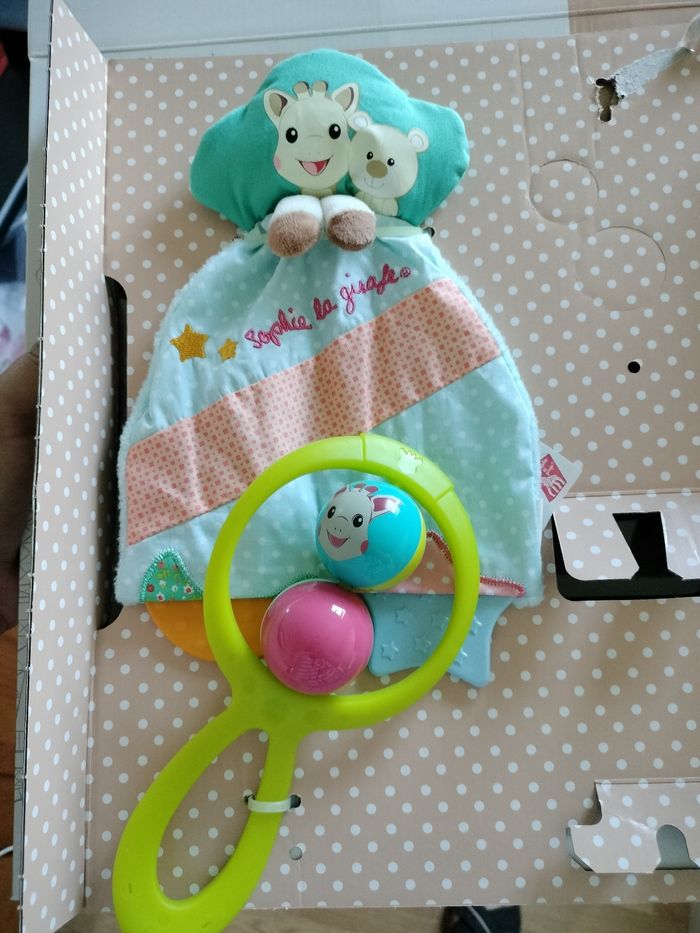 Doudou et hochet Sophie la girafe - photo numéro 4