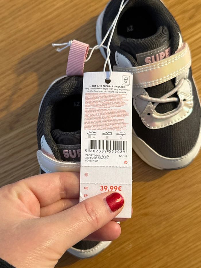 Baskets neuves avec étiquettes taille 22 - photo numéro 3