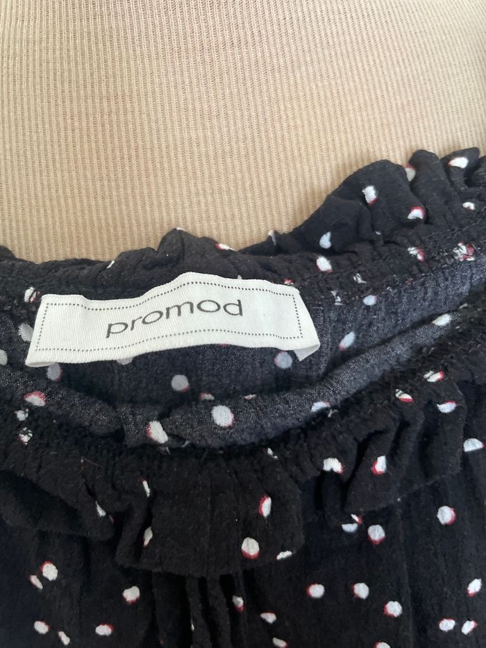 Blouse noire avec pois blanc épaules dénudées - photo numéro 5