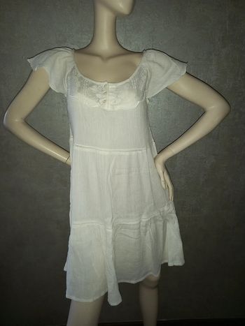 robe blanche avec dentelle H&M taille 38/40