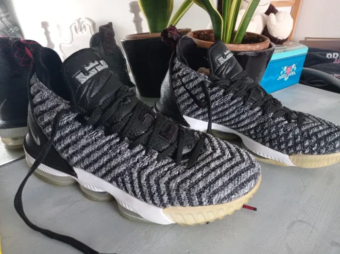 Basket Nike LeBron 43 - photo numéro 4