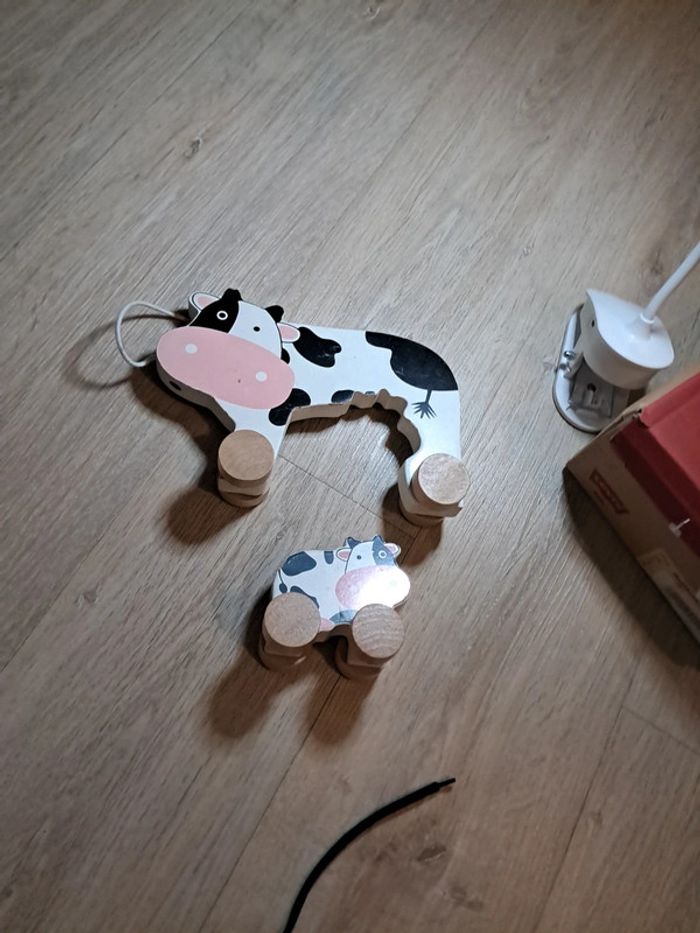 Vache en bois à tirer - photo numéro 5