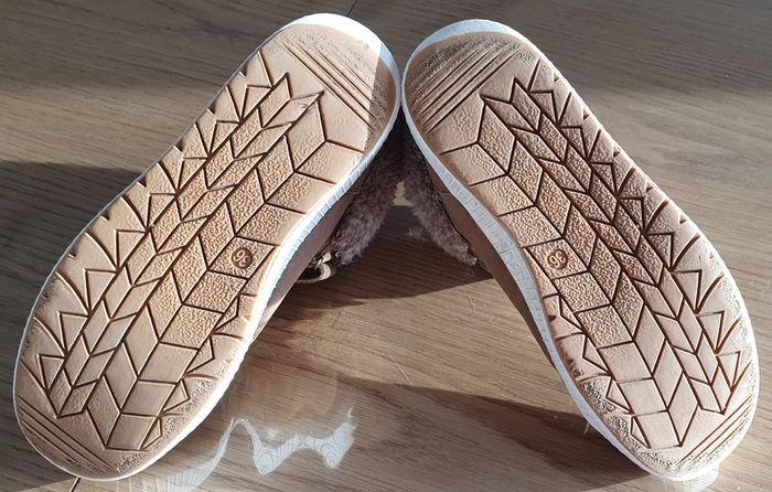 Chaussures fourrées pointure 36 - photo numéro 3