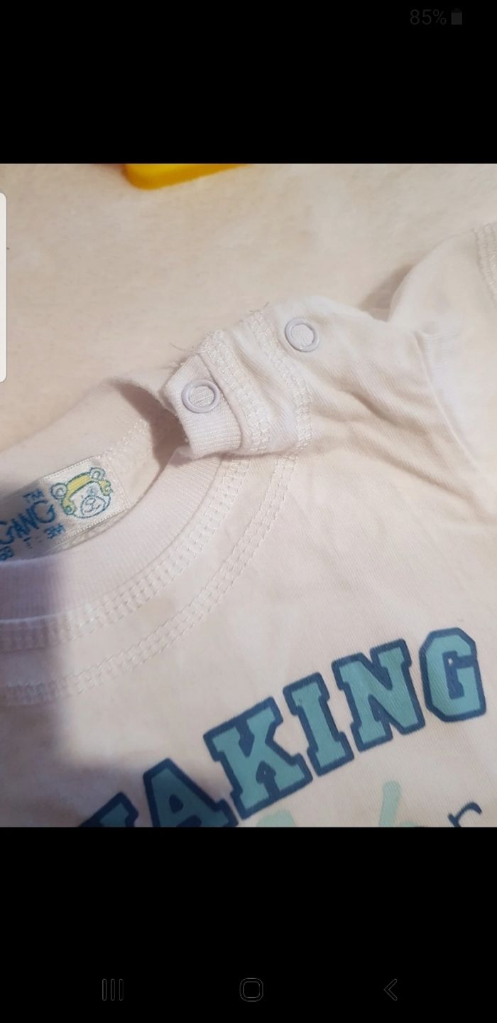 T.shirt bébé taille 3 mois - photo numéro 3