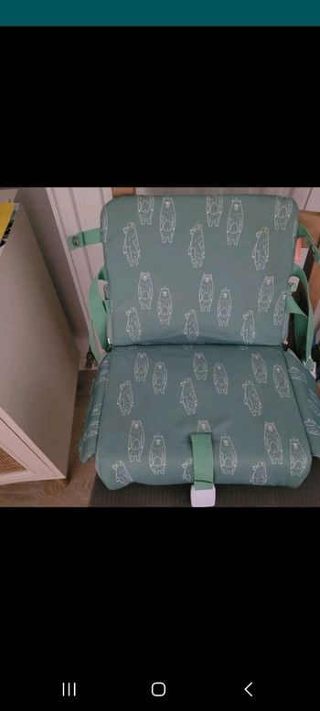 Réhausseur de siège badabulle vert transportable  comme neuf