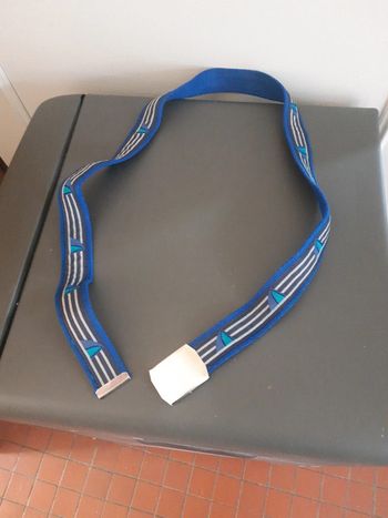 Ceinture bleu ajustable