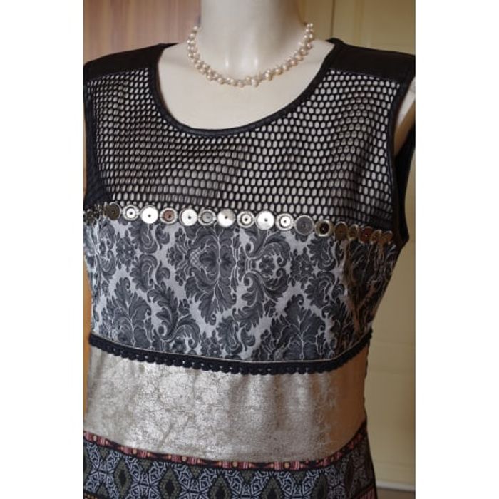 RINASCIMENTO - Robe, broderie, motif noir et kaki T42 - photo numéro 6