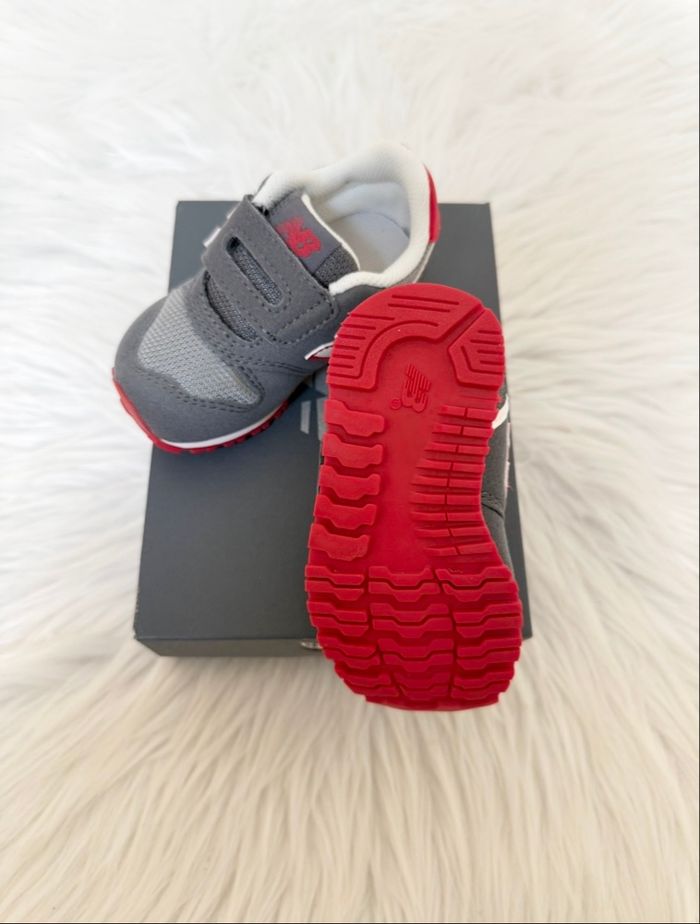Baskets New Balance bébé – Taille 20,5 – gris/rouge – Neuf avec étiquette - photo numéro 6
