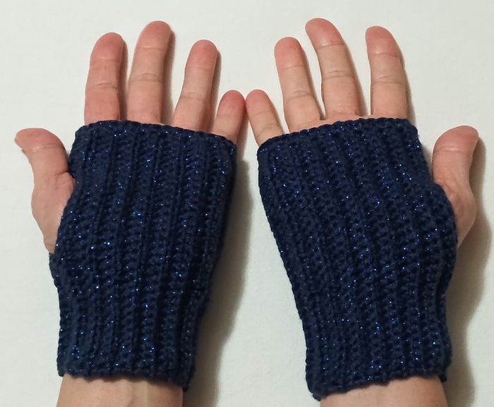 Mitaines "COBALT" fait main au crochet taille M/L - photo numéro 5