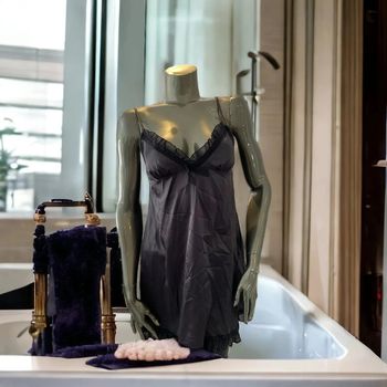 Nuisette satinée 38/40