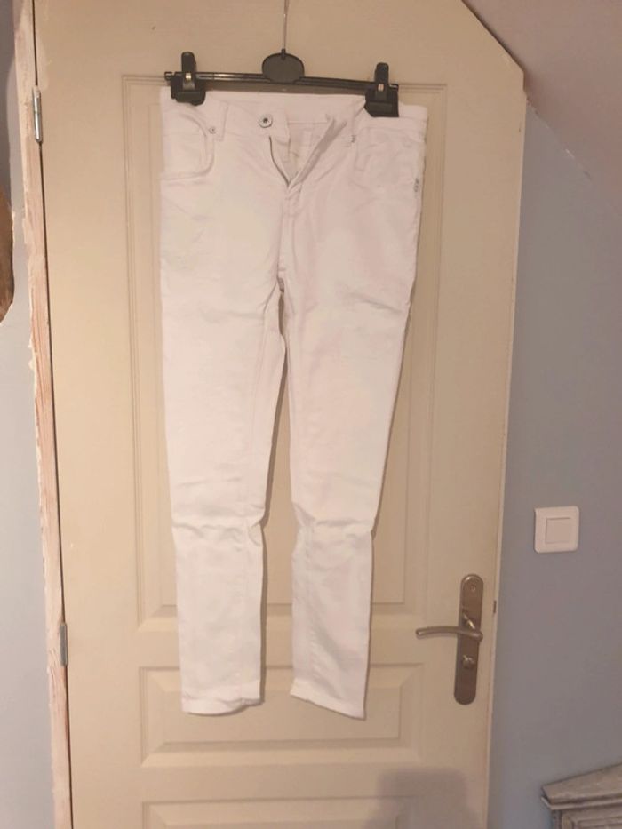 Pantalon effet déchiré- Taille 36