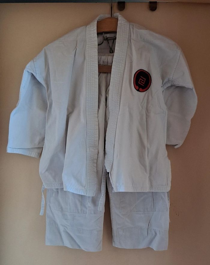 Kimono enfant taille 5/6 ans - photo numéro 2