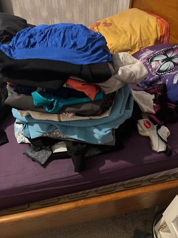 Lot revendeur toute taille 30vetements en parfait état certains neuf avec étiquette