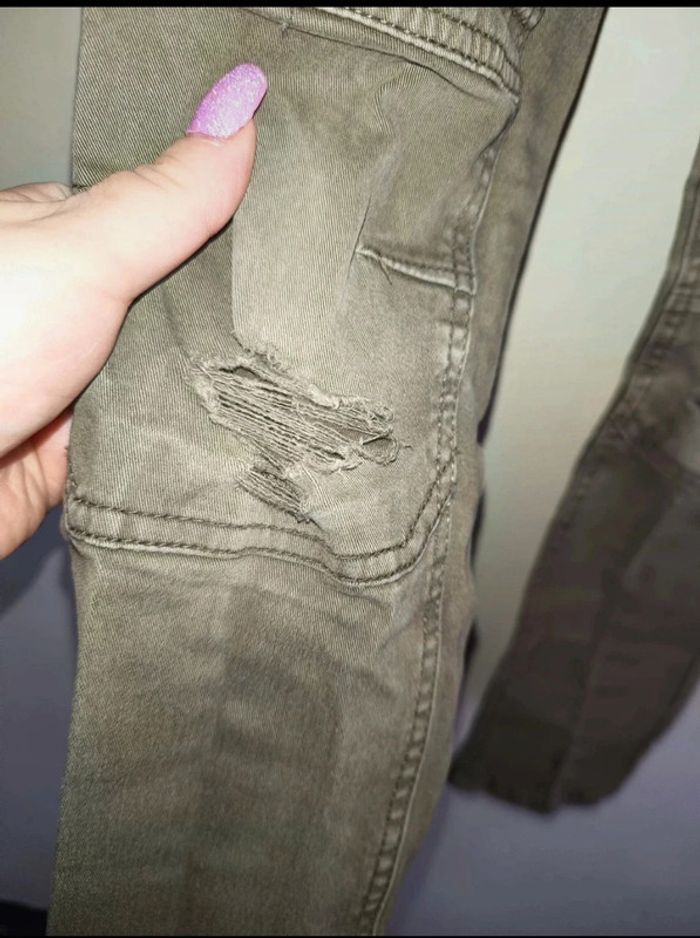 Jeans style trouée 10 ans - photo numéro 2
