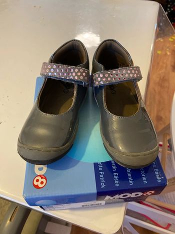 Chaussures mod 8 pointure 26