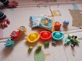 Lot de jouets pour le bain