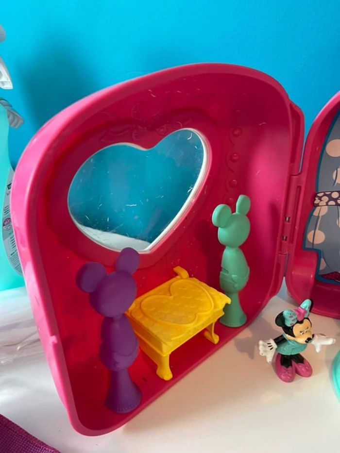Valisette minnie sonore avec figurines et accessoires - photo numéro 5