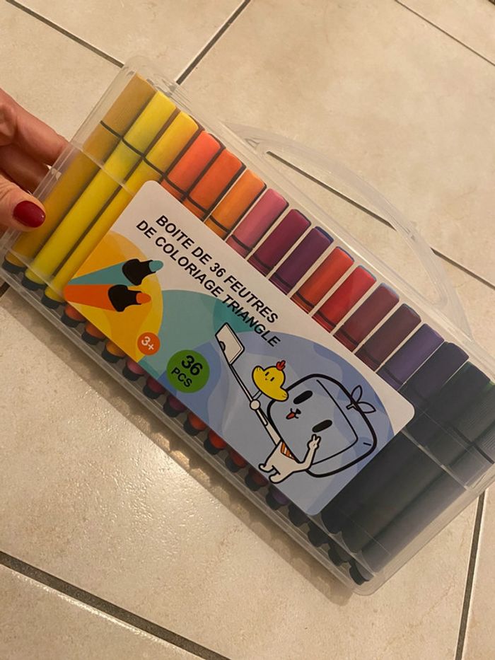 Lot de 36 feutres de coloriage boîte valise - photo numéro 2