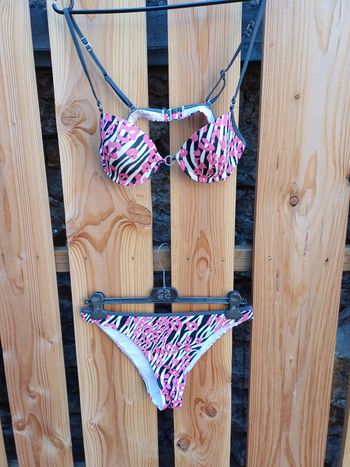 Magnifique bikini zèbré et fleuri rose Calvin Klein