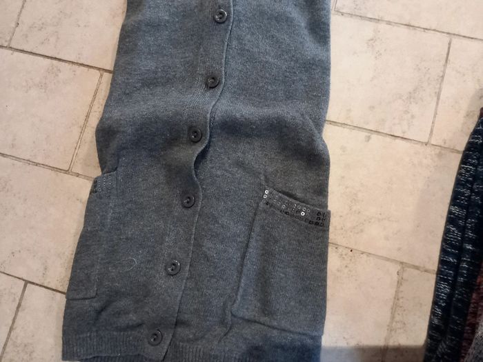 Lot 4 pulls et gilets (14 ans) - photo numéro 6