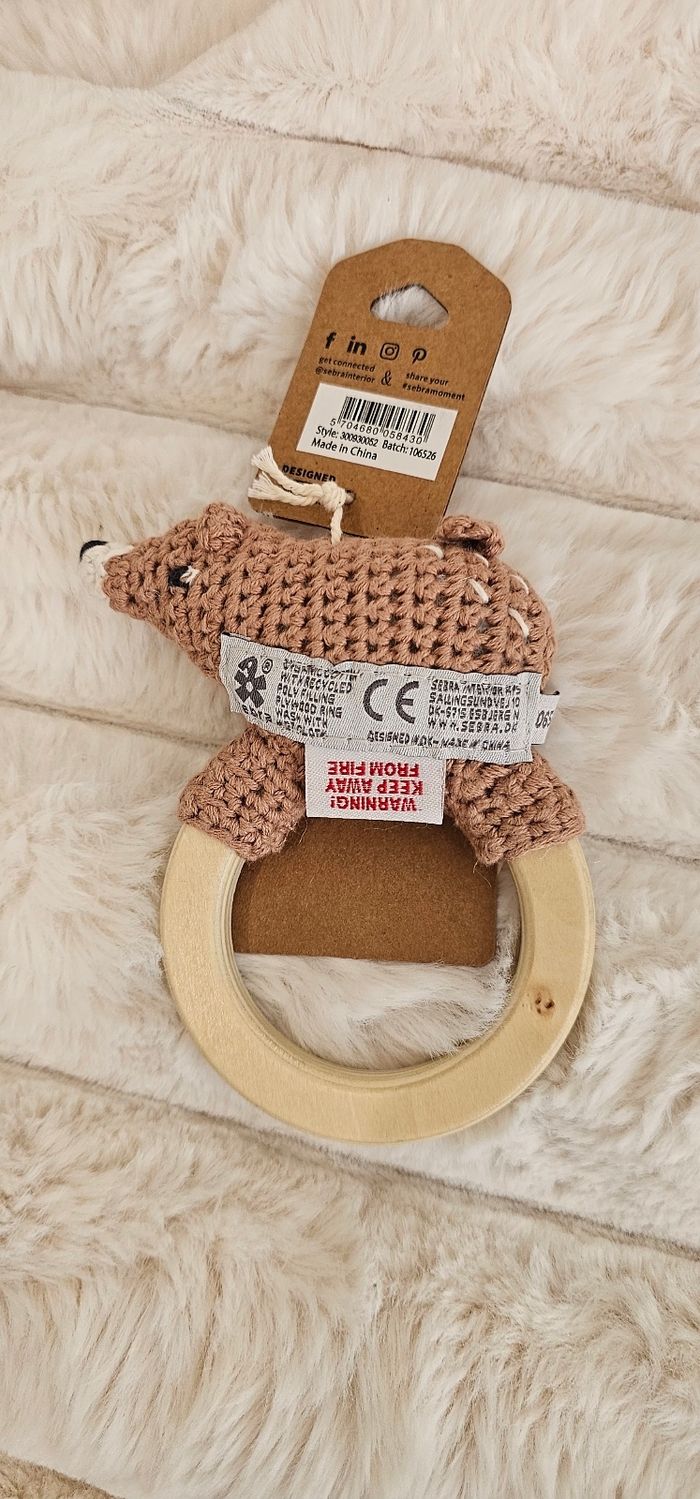 Magnifique hochet en bois et en crochet  Sebra Neuf - photo numéro 3