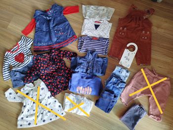 Lot vêtements bébé fille 6 mois (diverses marques)