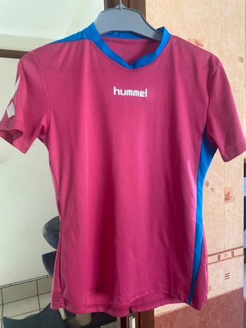 TEE shirt de sport marque Hummel très bon etat taille 38