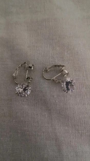 Paire de boucles d'oreilles à clips (pinces) neuves