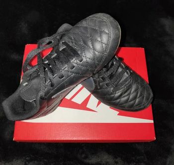 Nike noir crampons pointure 30